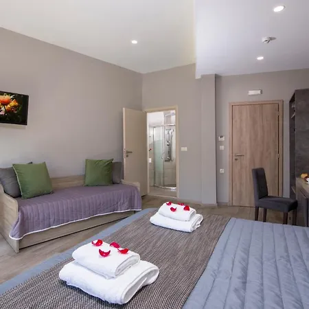Apartament Stoa Chania *